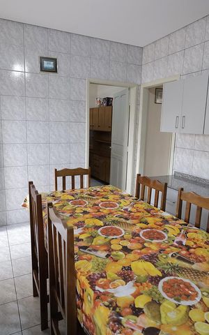 Casa à venda com 187m², 4 quartos e 2 vagas Casa à venda com 187m², 4 quartos e 2 vagasCozinha