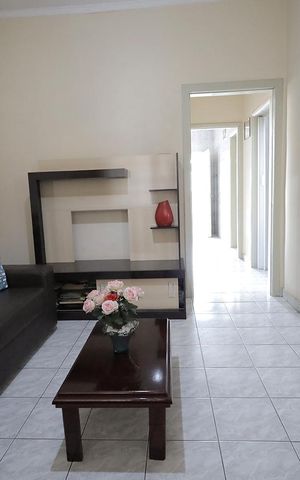 Casa à venda com 187m², 4 quartos e 2 vagas Casa à venda com 187m², 4 quartos e 2 vagasSala
