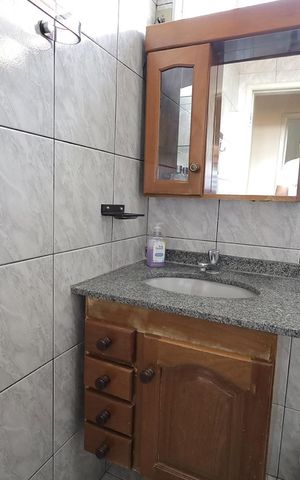 Casa à venda com 187m², 4 quartos e 2 vagas Casa à venda com 187m², 4 quartos e 2 vagasBanheiro
