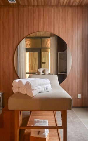 Apartamento à venda com 169m², 3 quartos e 3 vagas Apartamento à venda com 169m², 3 quartos e 3 vagasSala de Massagem
