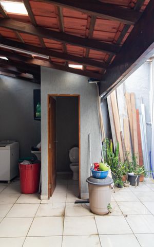 Casa à venda com 190m², 4 quartos e 2 vagas