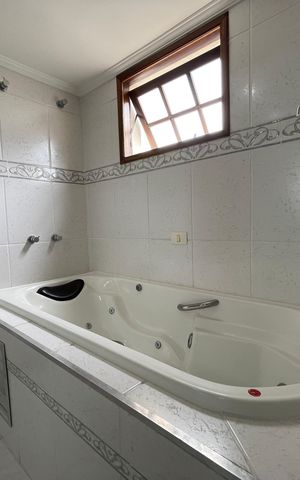 Casa para alugar com 540m², 7 quartos e 6 vagas Casa para alugar com 540m², 7 quartos e 6 vagasBanheiro 4