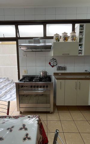 Casa para alugar com 540m², 7 quartos e 6 vagas Casa para alugar com 540m², 7 quartos e 6 vagasCozinha