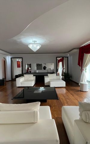 Casa para alugar com 540m², 7 quartos e 6 vagas Casa para alugar com 540m², 7 quartos e 6 vagasSala de estar