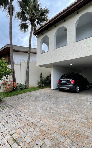 Casa para alugar com 540m², 7 quartos e 6 vagas Casa para alugar com 540m², 7 quartos e 6 vagasGaragem