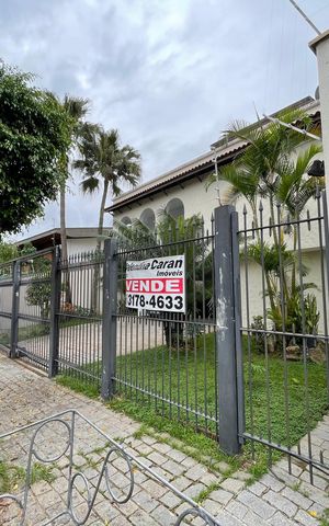 Casa para alugar com 540m², 7 quartos e 6 vagas Casa para alugar com 540m², 7 quartos e 6 vagasFachada com placa instalada MZYE-539