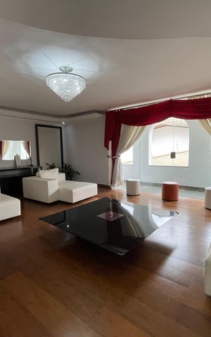 Casa para alugar com 540m², 7 quartos e 6 vagas Casa para alugar com 540m², 7 quartos e 6 vagasSala de estar