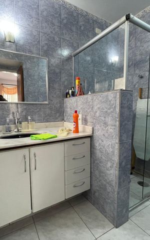 Casa para alugar com 540m², 7 quartos e 6 vagas Casa para alugar com 540m², 7 quartos e 6 vagasBanheiro 1