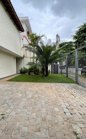 Casa para alugar com 540m², 7 quartos e 6 vagas Casa para alugar com 540m², 7 quartos e 6 vagasGaragem