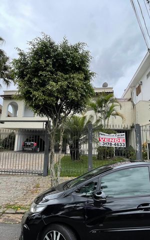Casa para alugar com 540m², 7 quartos e 6 vagas Casa para alugar com 540m², 7 quartos e 6 vagasFachada com placa instalada MZYE-539