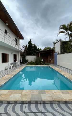 Casa para alugar com 540m², 7 quartos e 6 vagas Casa para alugar com 540m², 7 quartos e 6 vagasPiscina