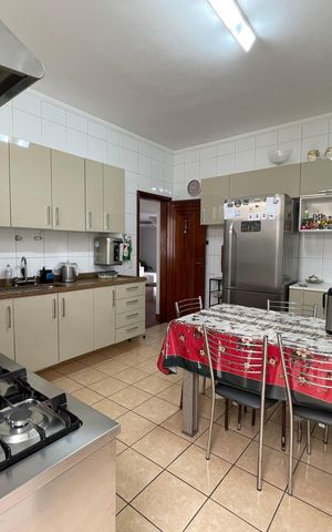 Casa para alugar com 540m², 7 quartos e 6 vagas Casa para alugar com 540m², 7 quartos e 6 vagasCozinha