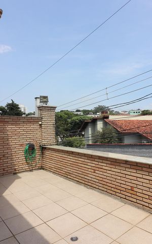Casa à venda com 350m², 4 quartos e 8 vagasSala Sacada 