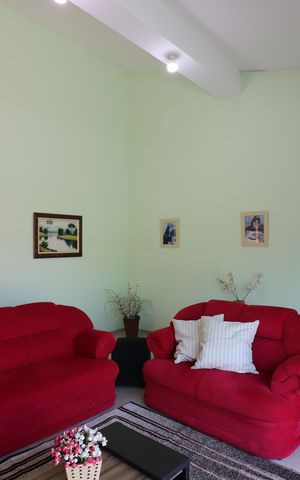 Casa à venda com 350m², 4 quartos e 8 vagasSala 