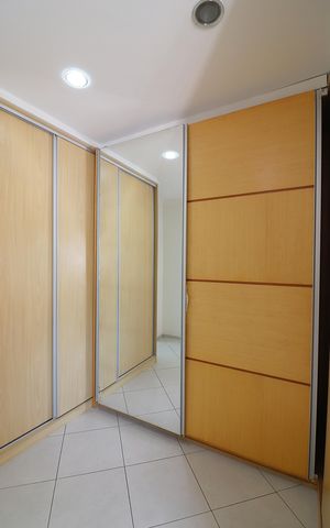 Casa à venda com 350m², 4 quartos e 8 vagasSuíte 2 Closet