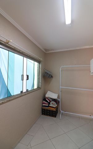 Casa à venda com 350m², 4 quartos e 8 vagasQuarto de Serviço