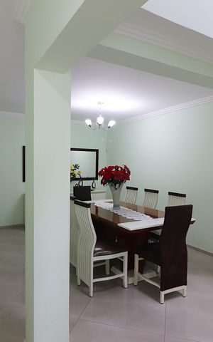 Casa à venda com 350m², 4 quartos e 8 vagasSala de Jantar