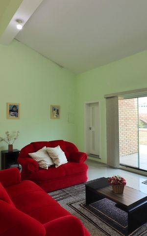 Casa à venda com 350m², 4 quartos e 8 vagasSala 