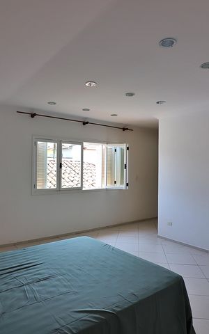 Casa à venda com 350m², 4 quartos e 8 vagasSuíte 2