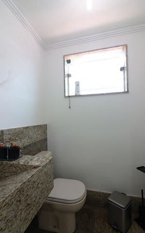 Casa à venda com 350m², 4 quartos e 8 vagasLavabo 