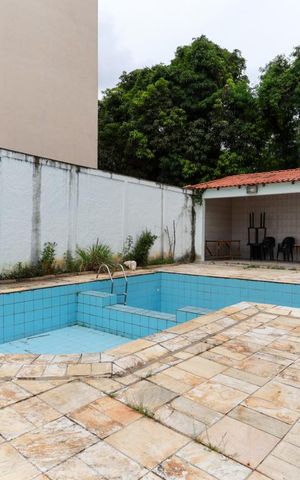 Casa à venda com 500m², 4 quartos e 2 vagas Casa à venda com 500m², 4 quartos e 2 vagasPiscina