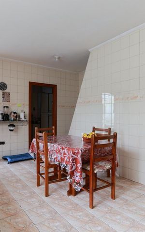 Casa à venda com 500m², 4 quartos e 2 vagas Casa à venda com 500m², 4 quartos e 2 vagasCozinha