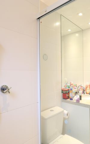 Apartamento à venda com 252m², 4 quartos e 4 vagasBanheiro da Suíte 1