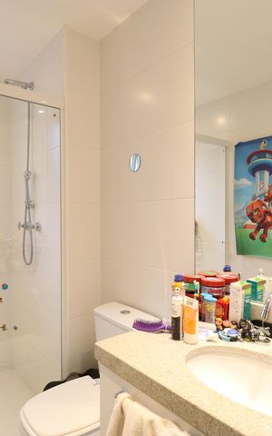 Apartamento à venda com 252m², 4 quartos e 4 vagasBanheiro da Suíte 1