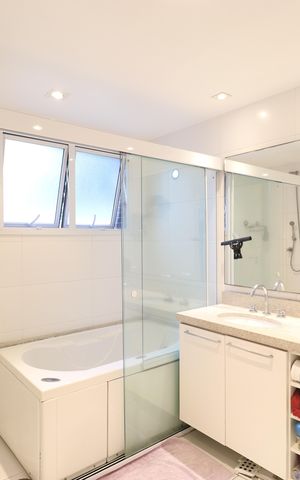 Apartamento à venda com 252m², 4 quartos e 4 vagasBanheiro da Suíte 2