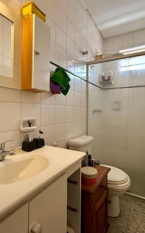 Casa à venda com 350m², 3 quartos e 4 vagas Casa à venda com 350m², 3 quartos e 4 vagasBanheiro Suíte 2