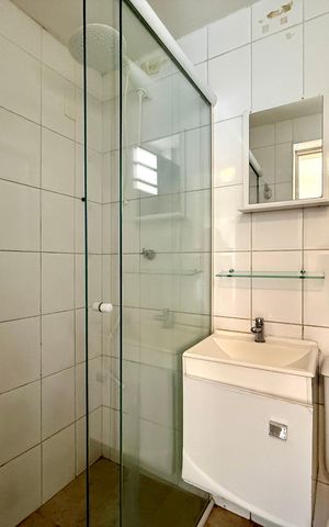 Casa à venda com 350m², 3 quartos e 4 vagas Casa à venda com 350m², 3 quartos e 4 vagasEdícula