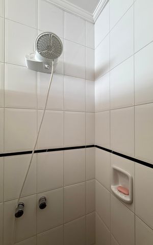 Casa à venda com 350m², 3 quartos e 4 vagas Casa à venda com 350m², 3 quartos e 4 vagasBanheiro Suíte 1