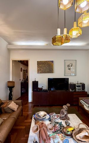 Casa à venda com 350m², 3 quartos e 4 vagas Casa à venda com 350m², 3 quartos e 4 vagasSala