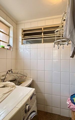 Casa à venda com 350m², 3 quartos e 4 vagas Casa à venda com 350m², 3 quartos e 4 vagasÁrea de Serviço