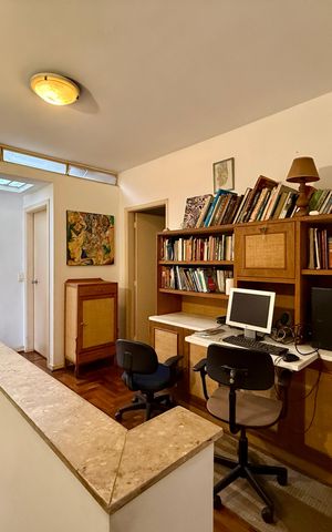 Casa à venda com 350m², 3 quartos e 4 vagas Casa à venda com 350m², 3 quartos e 4 vagasCorredor Quartos