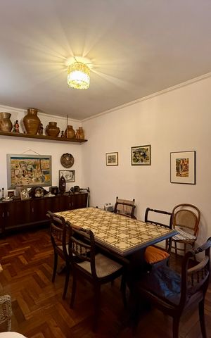 Casa à venda com 350m², 3 quartos e 4 vagas Casa à venda com 350m², 3 quartos e 4 vagasSala