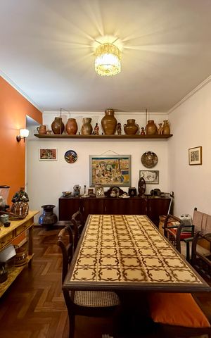 Casa à venda com 350m², 3 quartos e 4 vagas Casa à venda com 350m², 3 quartos e 4 vagasSala