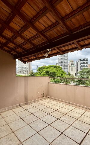 Casa à venda com 350m², 3 quartos e 4 vagas Casa à venda com 350m², 3 quartos e 4 vagasSacada Suíte 1