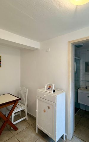 Casa à venda com 350m², 3 quartos e 4 vagas Casa à venda com 350m², 3 quartos e 4 vagasEdícula