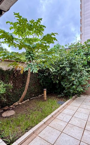 Casa à venda com 350m², 3 quartos e 4 vagas Casa à venda com 350m², 3 quartos e 4 vagasQuintal