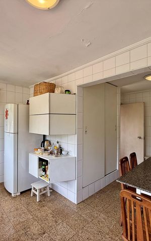 Casa à venda com 350m², 3 quartos e 4 vagas Casa à venda com 350m², 3 quartos e 4 vagasCozinha