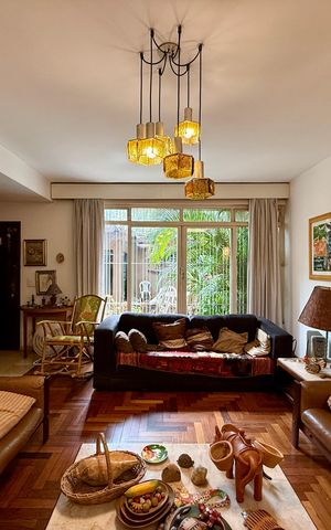 Casa à venda com 350m², 3 quartos e 4 vagas Casa à venda com 350m², 3 quartos e 4 vagasSala