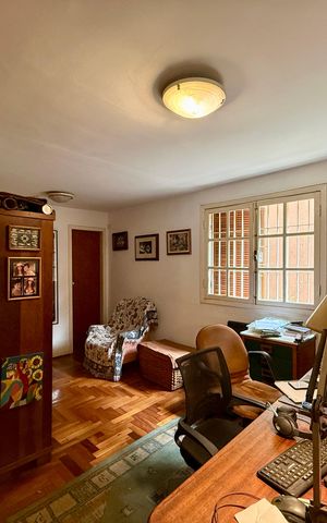 Casa à venda com 350m², 3 quartos e 4 vagas Casa à venda com 350m², 3 quartos e 4 vagasEscritório