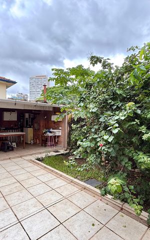 Casa à venda com 350m², 3 quartos e 4 vagas Casa à venda com 350m², 3 quartos e 4 vagasQuintal