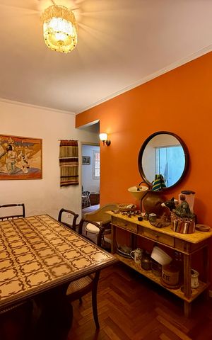 Casa à venda com 350m², 3 quartos e 4 vagas Casa à venda com 350m², 3 quartos e 4 vagasSala