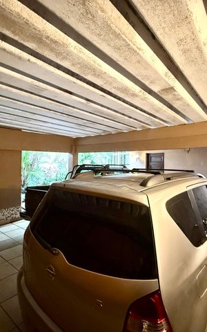Casa à venda com 350m², 3 quartos e 4 vagas Casa à venda com 350m², 3 quartos e 4 vagasGaragem