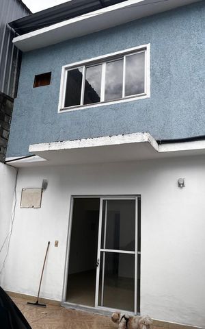 Casa de condomínio à venda com 140m², 1 quarto e 2 vagas Casa de condomínio à venda com 140m², 1 quarto e 2 vagasFachada
