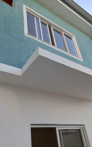 Casa de condomínio à venda com 140m², 1 quarto e 2 vagas Casa de condomínio à venda com 140m², 1 quarto e 2 vagasFachada