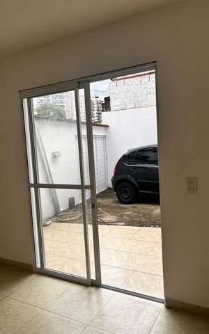 Casa de condomínio à venda com 140m², 1 quarto e 2 vagas