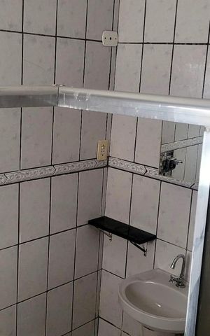 Casa à venda com 100m², 2 quartos e 4 vagas Casa à venda com 100m², 2 quartos e 4 vagasBanheiro